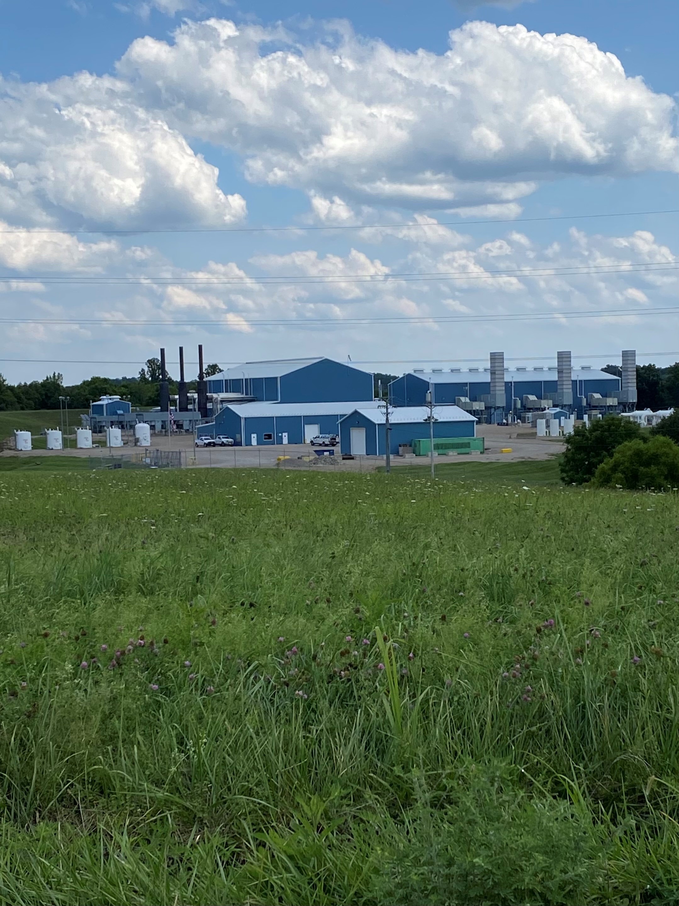 Engine and station equipment